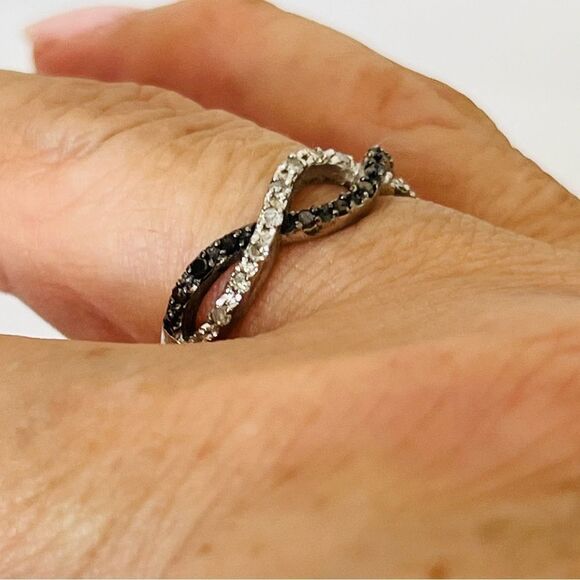 Paved Silver Ring size 8, black & clear CZ stamped .925 - Picture 5 of 9